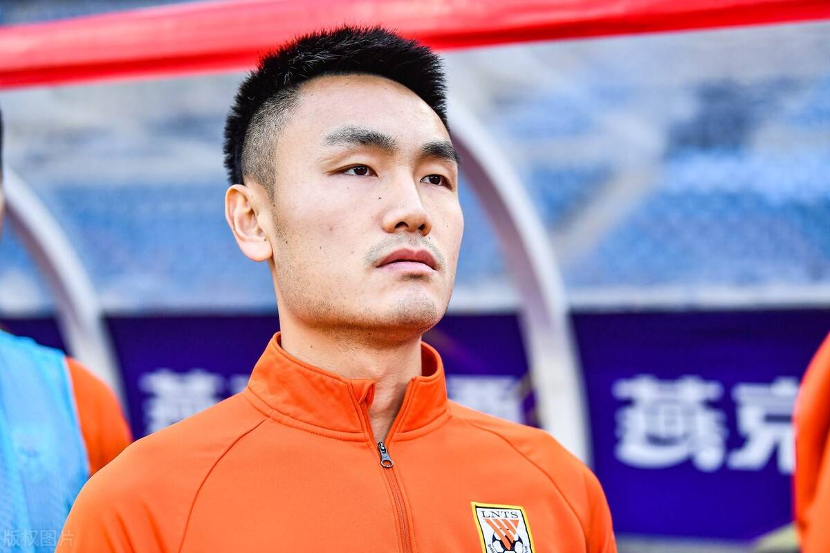 关于广州队训练开放日；转会期队长鼓劲引欢呼；中超在即；心理建设被强调的信息